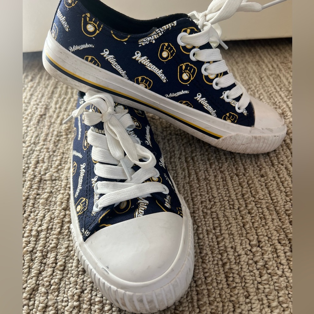 Milwaukee brewers sneakers